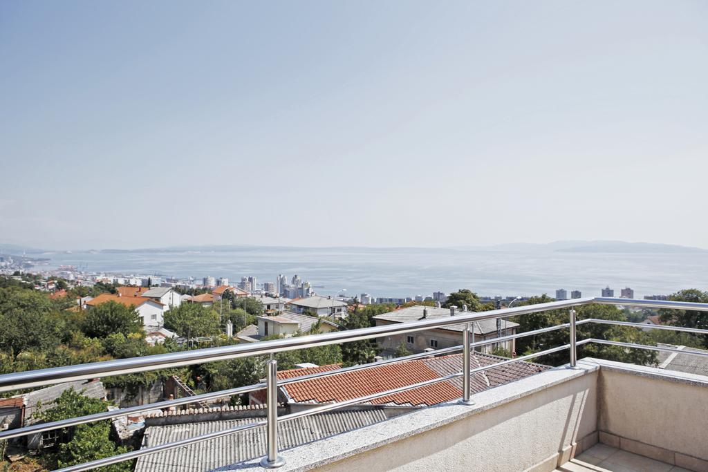 Peachy House Apartment Rijeka Ruang foto