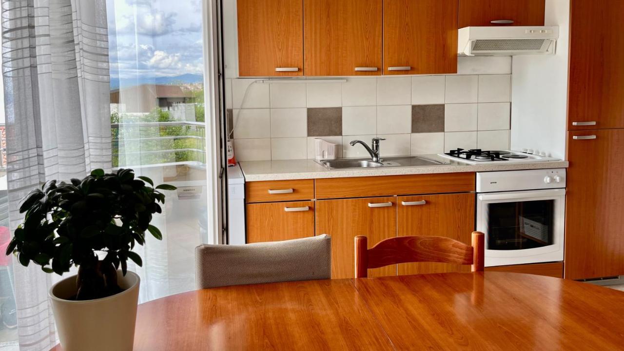Peachy House Apartment Rijeka Bagian luar foto