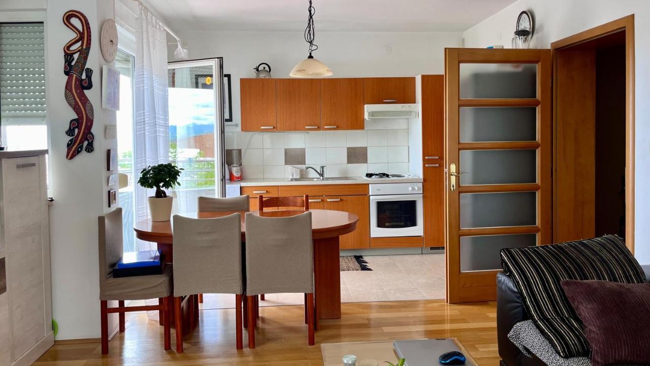 Peachy House Apartment Rijeka Bagian luar foto