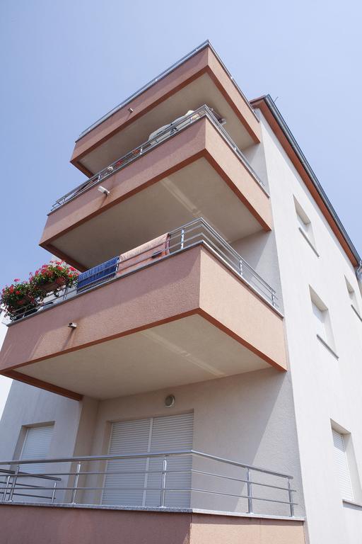 Peachy House Apartment Rijeka Ruang foto