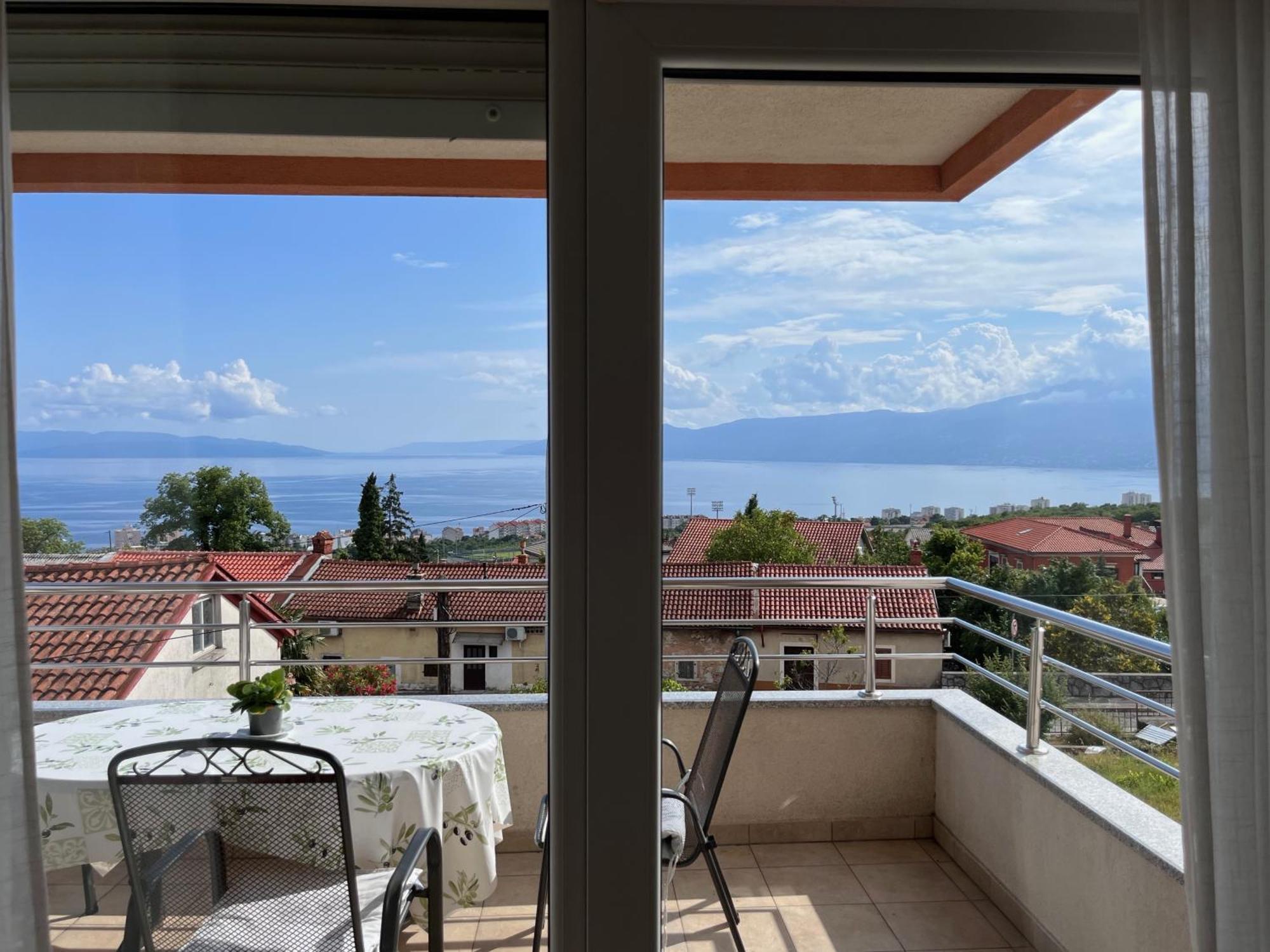 Peachy House Apartment Rijeka Bagian luar foto