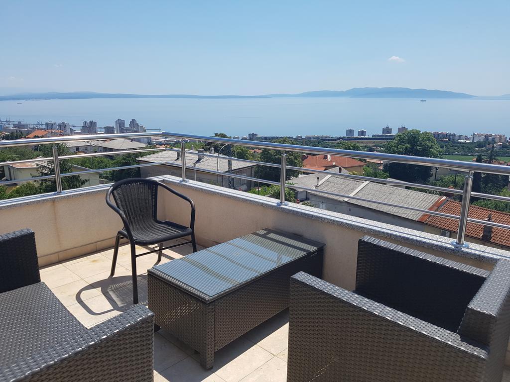 Peachy House Apartment Rijeka Bagian luar foto