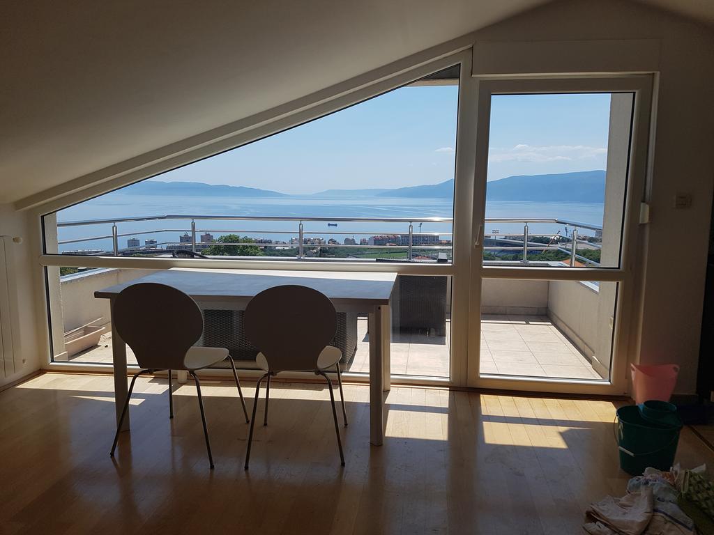 Peachy House Apartment Rijeka Bagian luar foto
