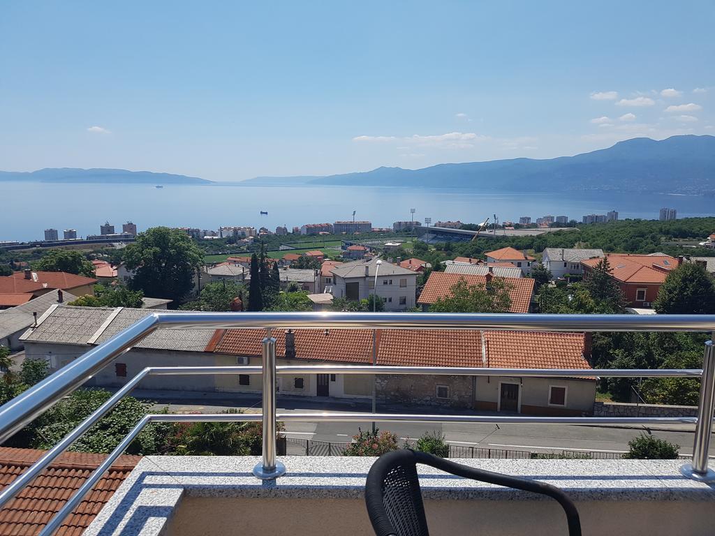 Peachy House Apartment Rijeka Bagian luar foto