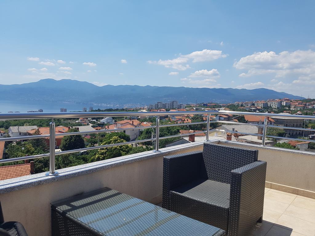 Peachy House Apartment Rijeka Bagian luar foto